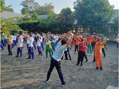 Senam Anak Indonesia Hebat